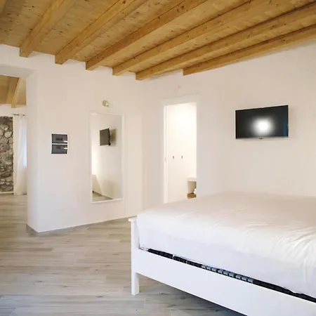 לינה וארוחת בוקר Casa Marinari סקליאה