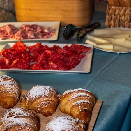 לינה וארוחת בוקר Casa Marinari סקליאה