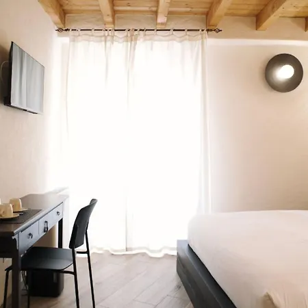Nocleg ze śniadaniem Casa Marinari 4*